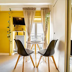 Warm And Well-appointed Foch Massena District Appartement
